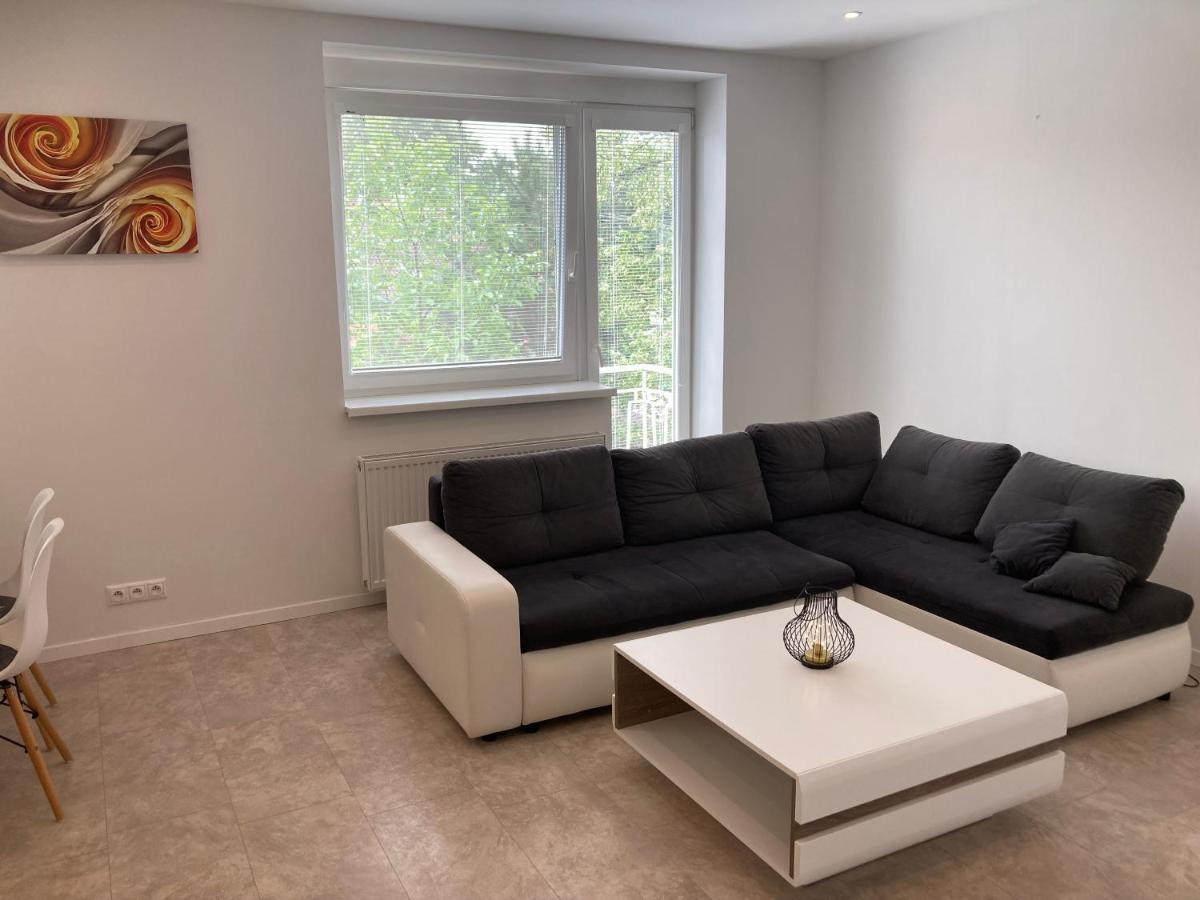 Apartman Duna Пиещани Екстериор снимка