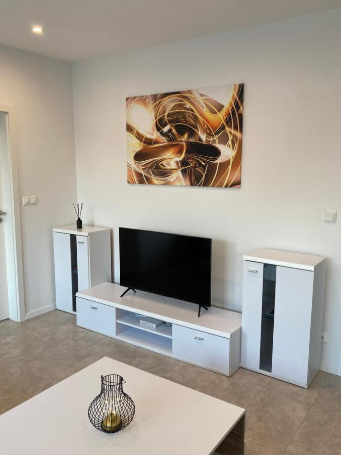 Apartman Duna Пиещани Екстериор снимка